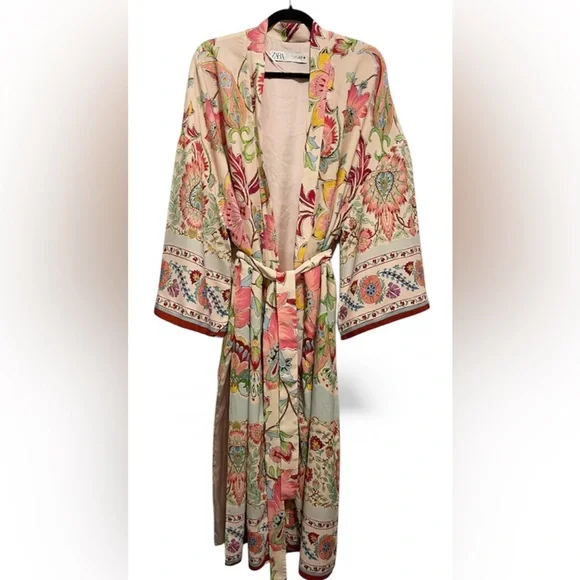 Zara Multicolor Patterned Robe - Picture 4 of 12